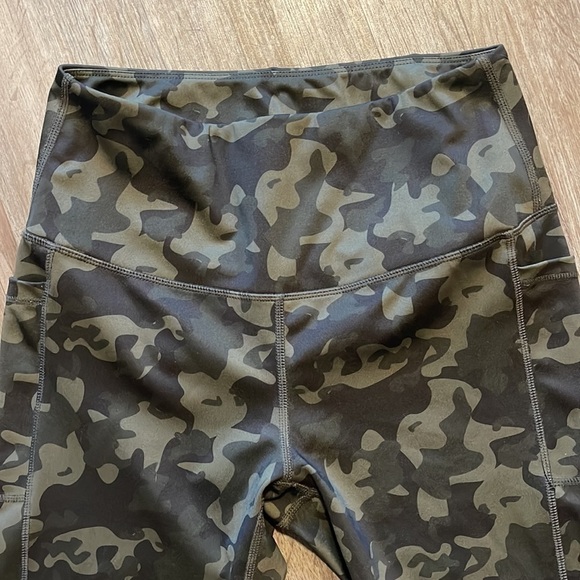 LEGEND CAMO LEGGINGS (SIZE L) - Picture 4 of 6